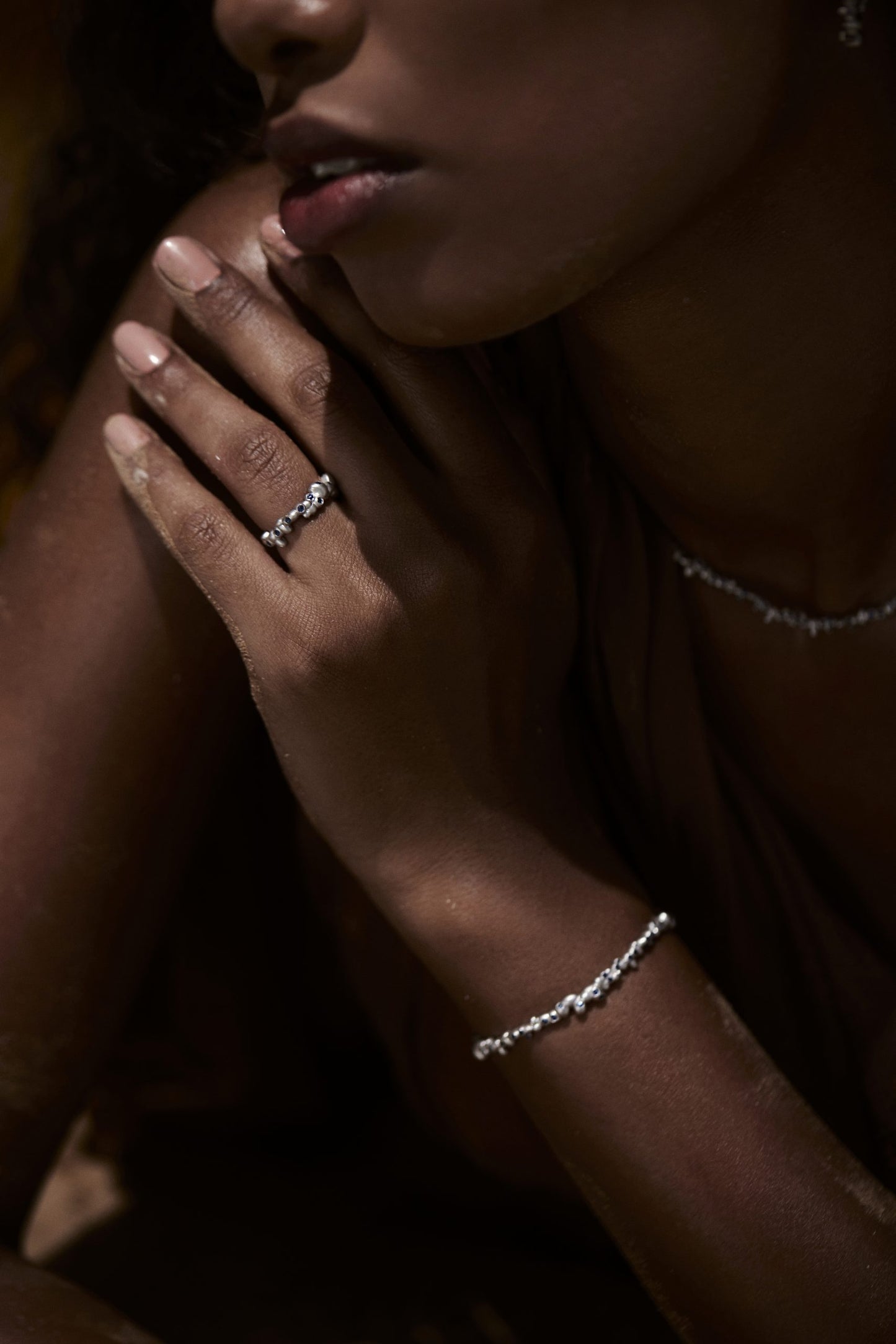 IMPERFECT BANGLE WITH BLUE SAPPHIRE